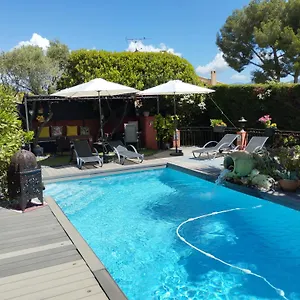 https://les-la-cadiere-dazur.fr-provencehotel.com